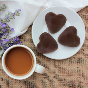 Hartjes van chocolade en gemberkoek
