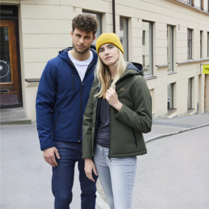 Gewatteerde softshell jas met capuchon
